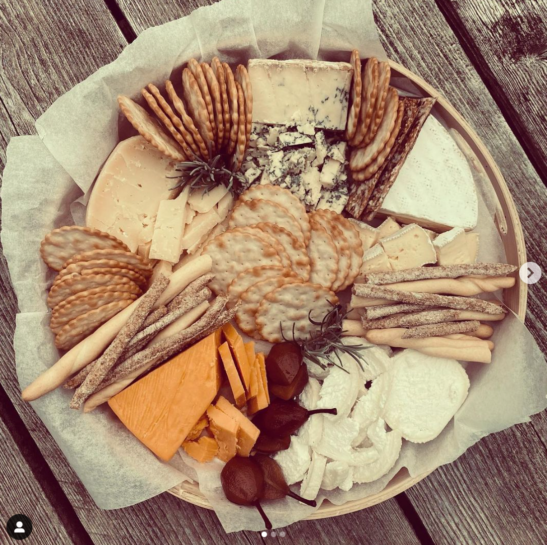 How to create a cheese grazing board