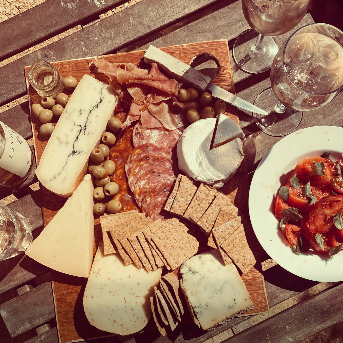 CREATING A SEASONAL CHEESEBOARD