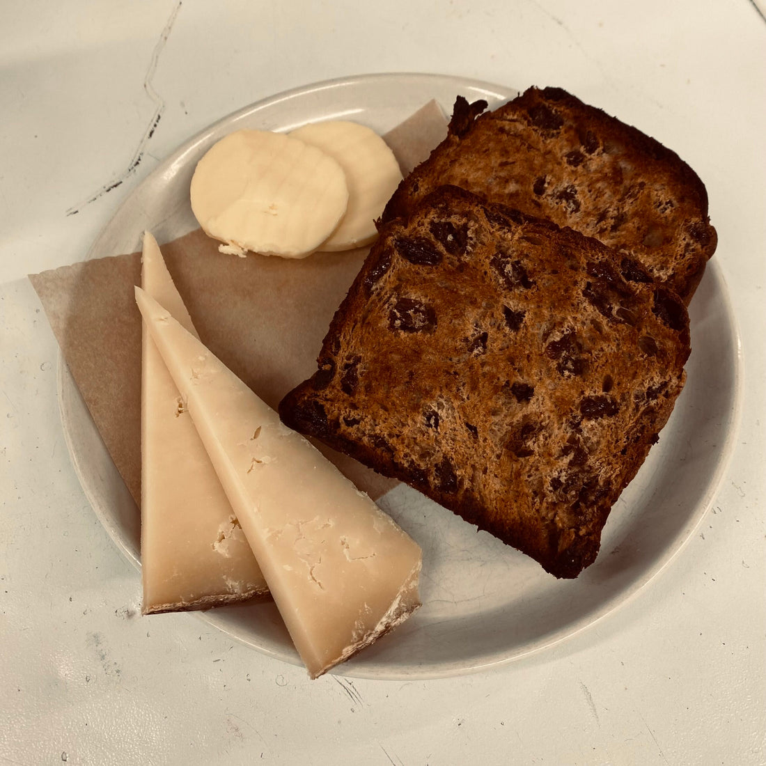 How to Serve Lincolnshire Plum Bread